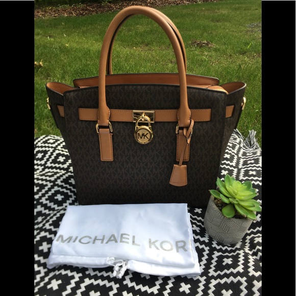 Michael Kors Handbags - NWT Michael Kors Hamilton Kors Studio LG Satchel